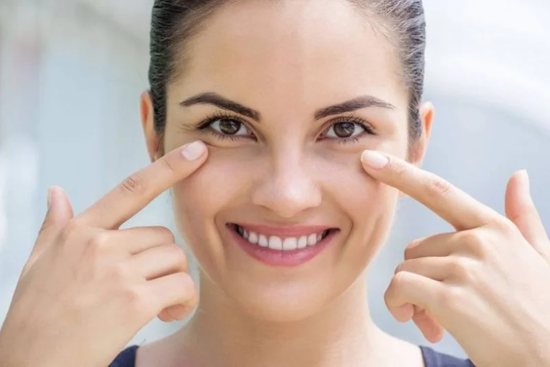 Massage mắt mỗi ngày sẽ giúp thị lực sáng và đỡ mỏi hơn