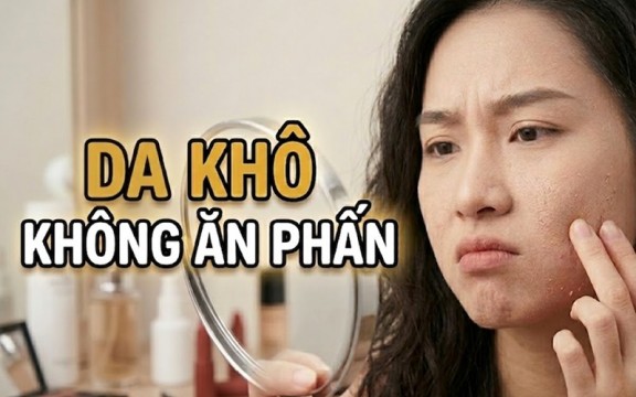Trang điểm cho da khô không ăn phấn: 7 điều phải nhớ! 