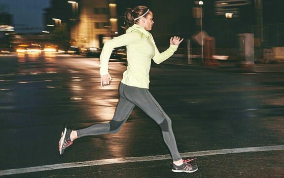 Lợi ích sức khỏe khi chạy bộ buổi tối đúng cách