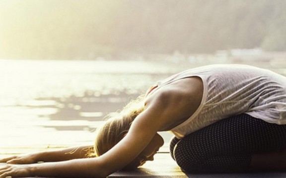 Bật mí 4 bài tập hỗ trợ giảm đau lưng đơn giản, hiệu quả tại nhà