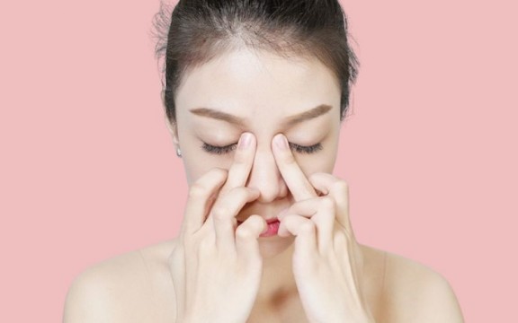 10 Cách massage giảm bọng mắt đơn giản tại nhà
