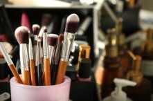 Chi Tiết Cách Dùng Các Loại Cọ Trang Điểm Cho Người Mới Bắt Đầu