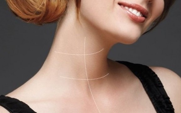 Cách làm cổ dài ra tựa cổ "thiên nga" thon gọn 