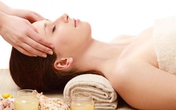 Cách massage đầu bằng tay đúng chuẩn spa ngay tại nhà