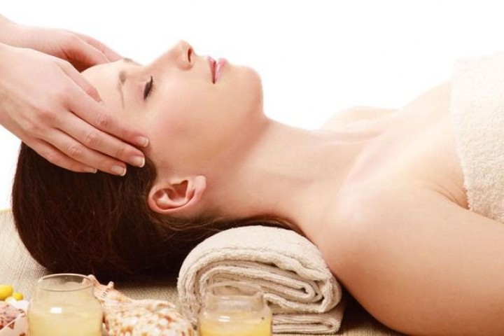 Cách massage đầu bằng tay đúng chuẩn spa ngay tại nhà