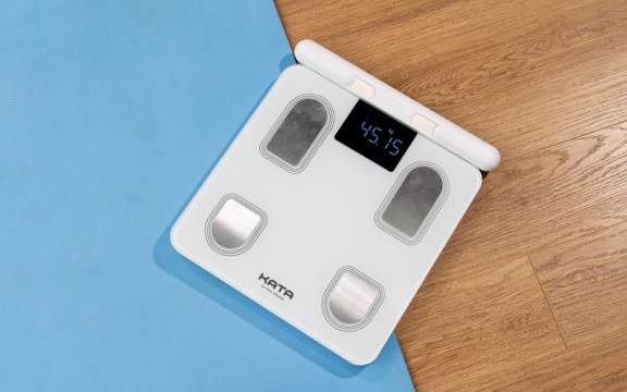 Có Nên Mua Cân Sức Khỏe Điện Tử KATA CS10E Cho Gia Đình? 