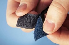 Đai dán Velcro là gì? Ứng dụng đai velcro trên máy massage như thế nào?