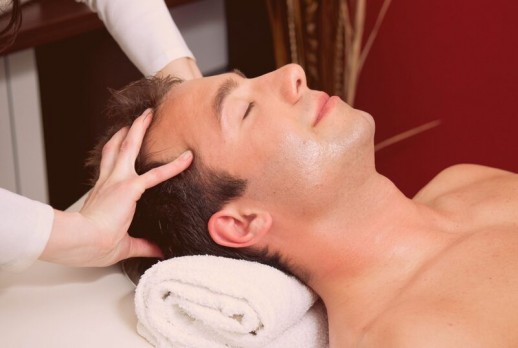 Massage đầu: Những tác dụng và cách massage đầu bằng tay, máy đúng cách