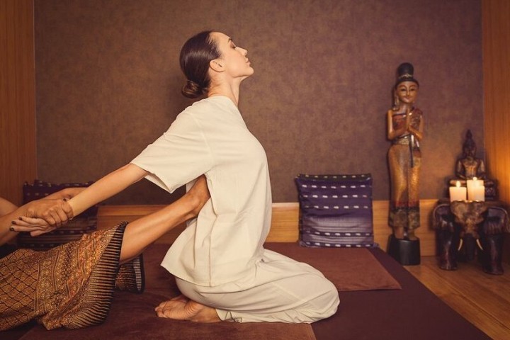 Massage kiểu Thái Lan là gì? Massage Thái bao nhiêu tiền?