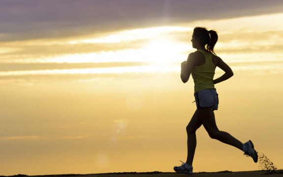 Nữ chạy bộ có to chân không? Cách chạy bộ cho nữ để chân thon gọn