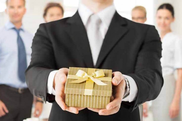 Top 5+ món quà tặng doanh nghiệp độc đáo vào những dịp đặc biệt