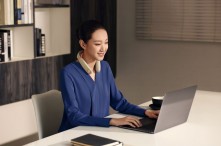 Cận Cảnh Phiên Bản Máy Massage Cổ SKG 4098-3 Đời Mới Bắt Mắt