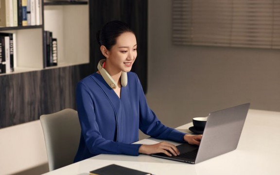 Cận Cảnh Phiên Bản Máy Massage Cổ SKG 4098-3 Đời Mới Bắt Mắt