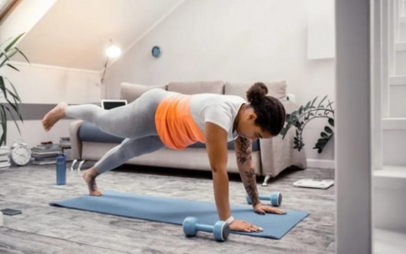 Giải đáp thắc mắc tập bao lâu thì lên cơ bụng cho nữ