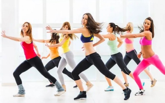Tập Zumba Có Tác Dụng Gì Với Sức Khỏe Không? 