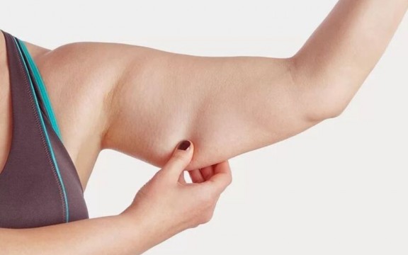 Bỏ ngay những thói quen khiến bắp tay to từ ngày hôm nay 