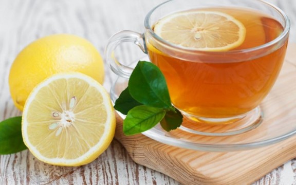 Hướng dẫn uống nước chanh mật ong đúng cách ngăn rủi ro sức khỏe