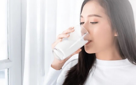Thường xuyên uống sữa có mập không?