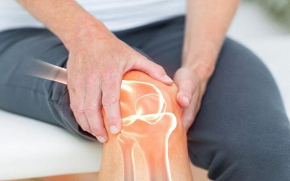 Giải đáp xương kêu rắc rắc ở người trẻ có nguy hiểm không?