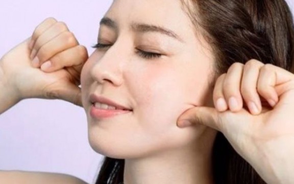 Bài Tập Cơ Mặt Của Người Nhật Và Nguyên Nhân Làm Da Mặt Chảy Xệ