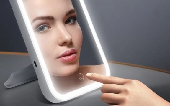 Gương LED trang điểm không sáng đều? Nguyên nhân và cách xử lý nhanh chóng