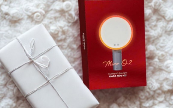 Gương Trang Điểm Có Đèn Led – Quà Tặng Tri Ân Đối Tác Nữ Giới