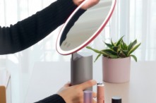Lợi ích của gương led khi trang điểm? - Có nên mua gương led trang điểm?