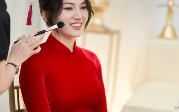 5+ Cách Makeup ăn hỏi đẹp mà phù hợp với áo dài