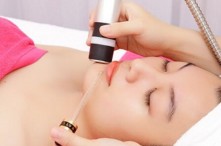 Nguyên Lý Hoạt Động Của Máy Điện Di Trong Lĩnh Vực Làm Đẹp Là Gì?