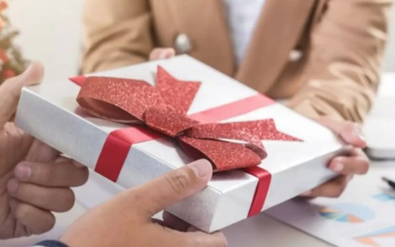 5+ quà tặng chia tay thay lời cảm ơn từ doanh nghiệp