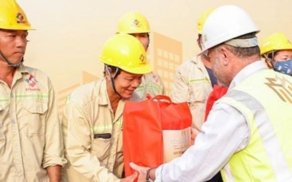Quà Tặng Cho Kỹ Sư Xây Dựng: Tôn Vinh Những Người Làm Nên Nền Móng