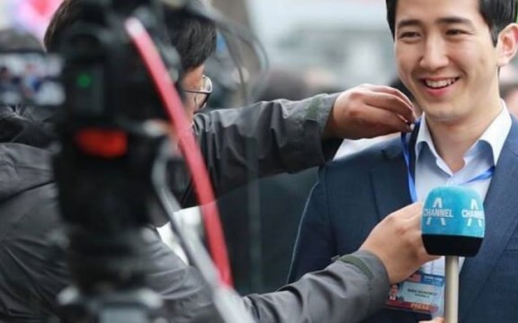 Tư vấn lựa chọn quà tặng cho phóng viên phù hợp và chất lượng cao