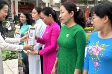 Bí quyết chọn quà tặng Hội Phụ Nữ phù hợp từng dịp lễ lớn