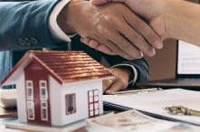Gợi ý quà tặng khách hàng bất động sản tạo dấu ấn thương hiệu