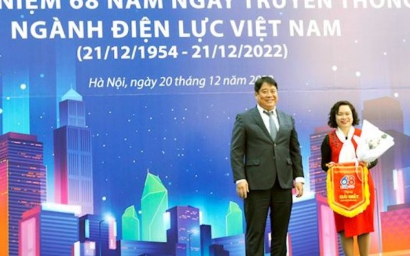 Tổng hợp TOP 3 quà tặng ngày Truyền thống ngành Điện (EVN)