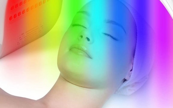 Tác Dụng Của Các Màu Ánh Sáng Sinh Học Trong Chăm Sóc Da