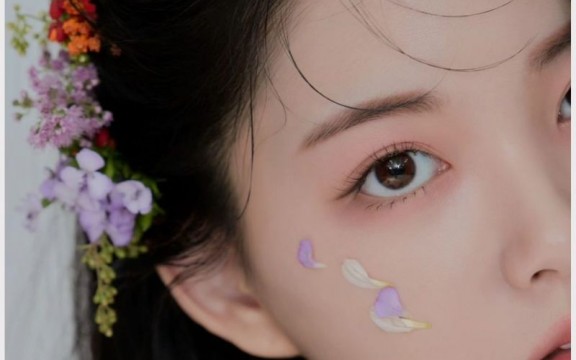 Tone trang điểm mùa xuân cho nàng - Spring Warm hợp màu gì?