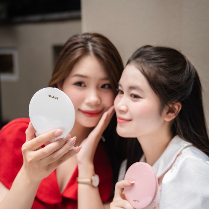 gương led trang điểm cầm tay KATA Miro O2 Pocket được nhiều người ưa chuộng