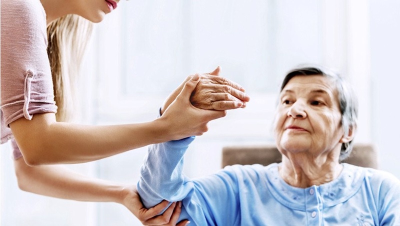 Không thay thế cho phục hồi chức năng