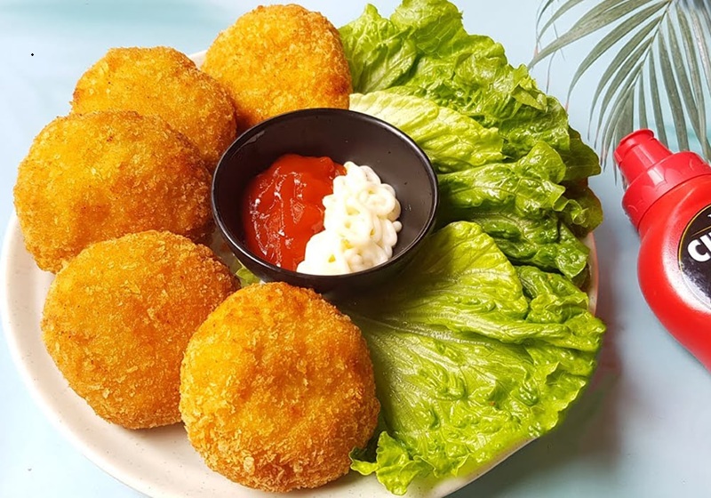Hạn chế ăn kèm sốt nhiều đường và chất béo