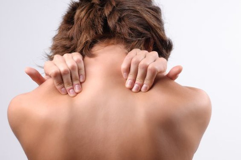 Dù không phải massage trị liệu chuyên sâu, massage aroma vẫn có tác dụng hỗ trợ giảm đau mỏi