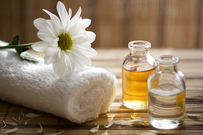 Tinh dầu là “linh hồn” của massage aroma