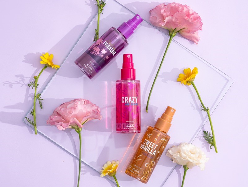 Nước hoa mini hoặc body mist