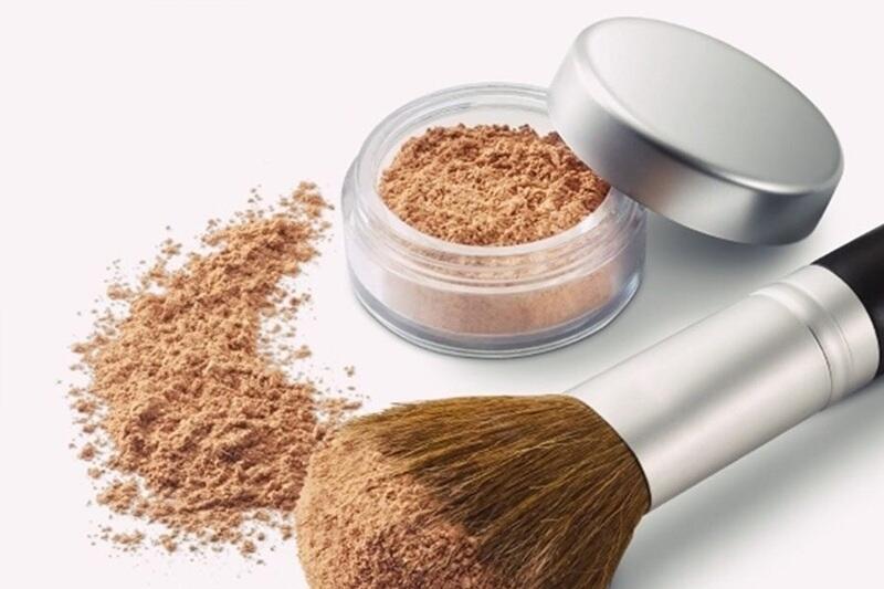 Phấn phủ dạng bột: Mỏng nhẹ, kiềm dầu tốt, hợp makeup lâu trôi
