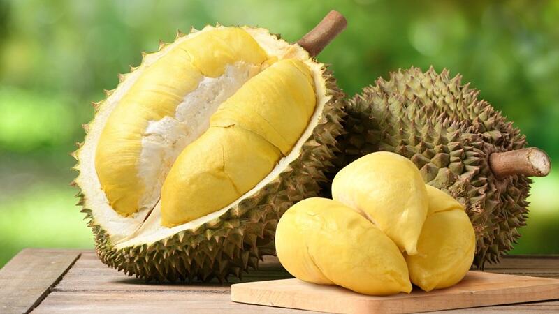 Sầu riêng cũng là loại trái cây nổi tiếng với hàm lượng calo cao