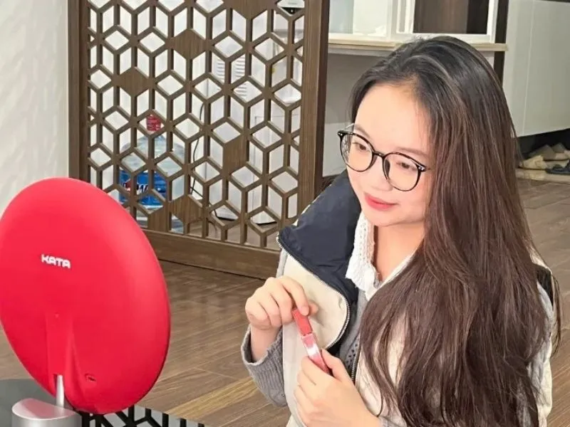 Gương đèn led thông minh là món quà xu hướng hiện nay