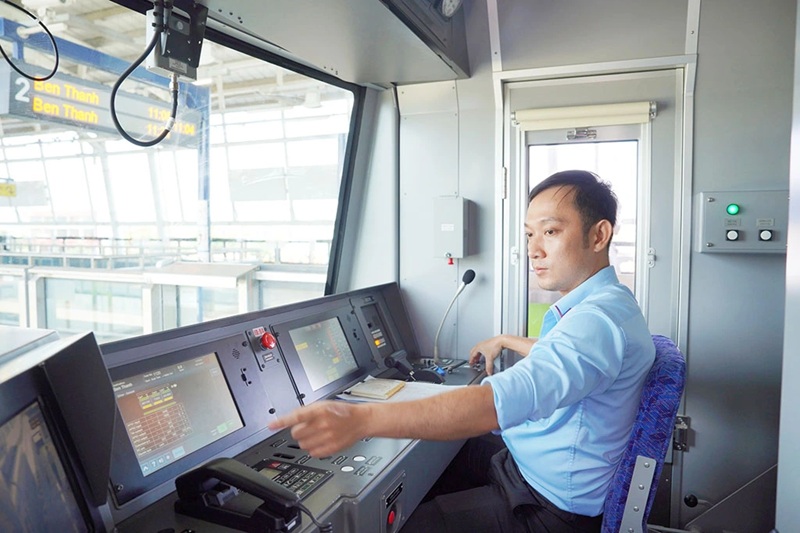 Thuyền viên làm việc trong môi trường tách biệt với đất liền, không gian sinh hoạt hạn chế và thời gian làm việc kéo dài theo ca