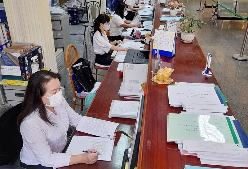 6/5 - Ngân hàng nên chọn quà tặng gì cho cán bộ nhân viên và cựu cán bộ