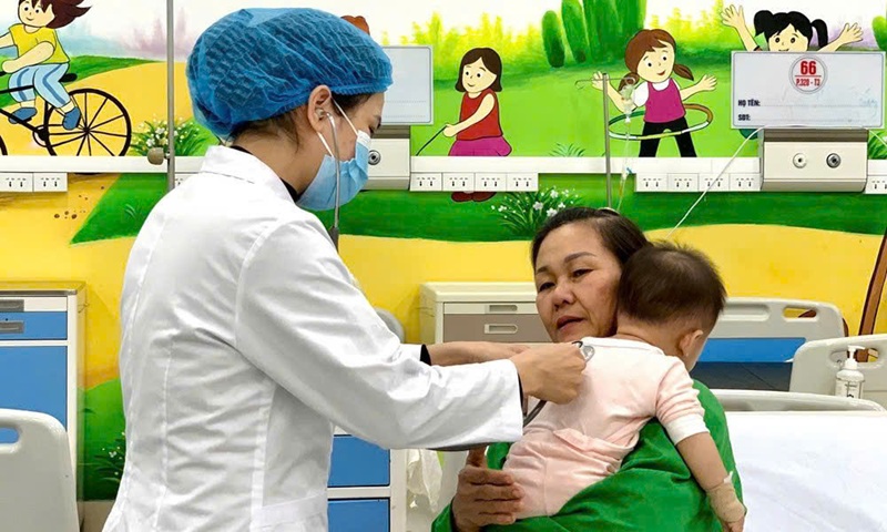 Với lịch trình dày đặc, các y bác sĩ rất khó để duy trì việc đi spa hay tập luyện thể thao đều đặn