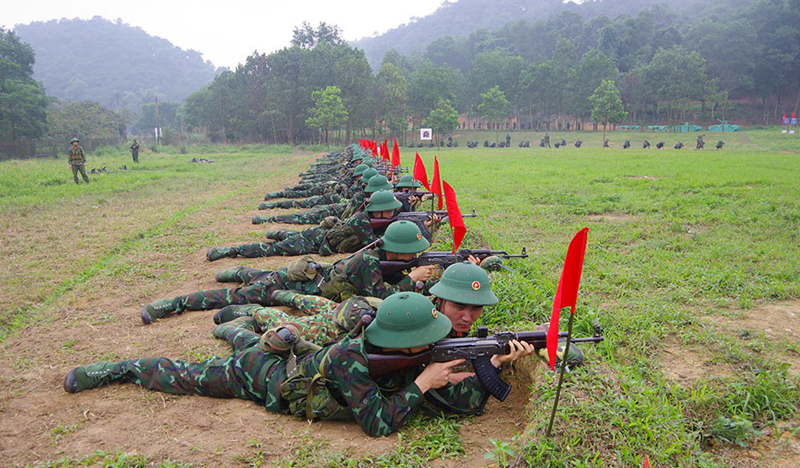 môi trường quân đội đòi hỏi thể lực tốt, sự bền bỉ và khả năng thích nghi với cường độ huấn luyện cao.